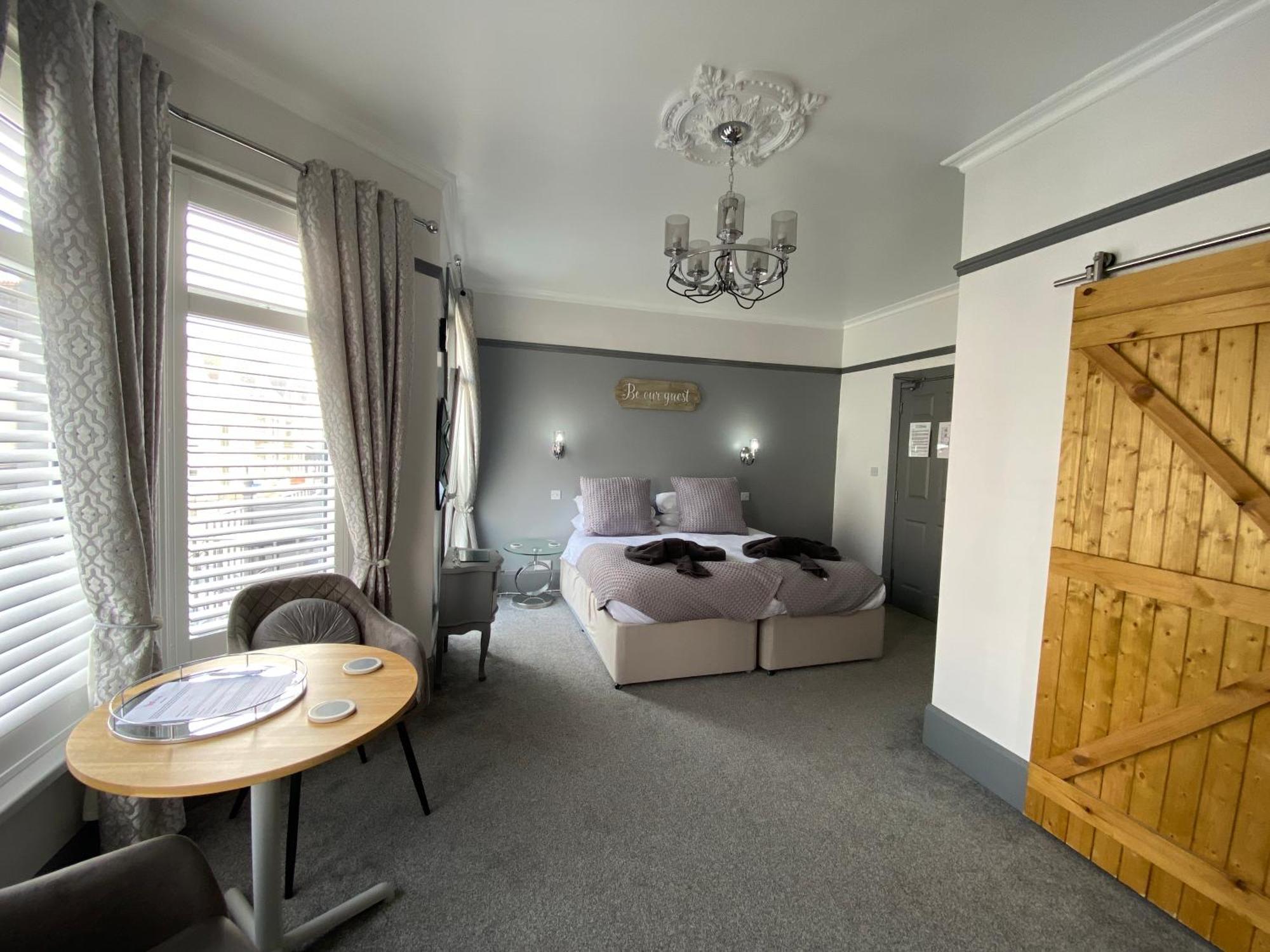 Butterfly Guest House Porthcawl Exterior foto