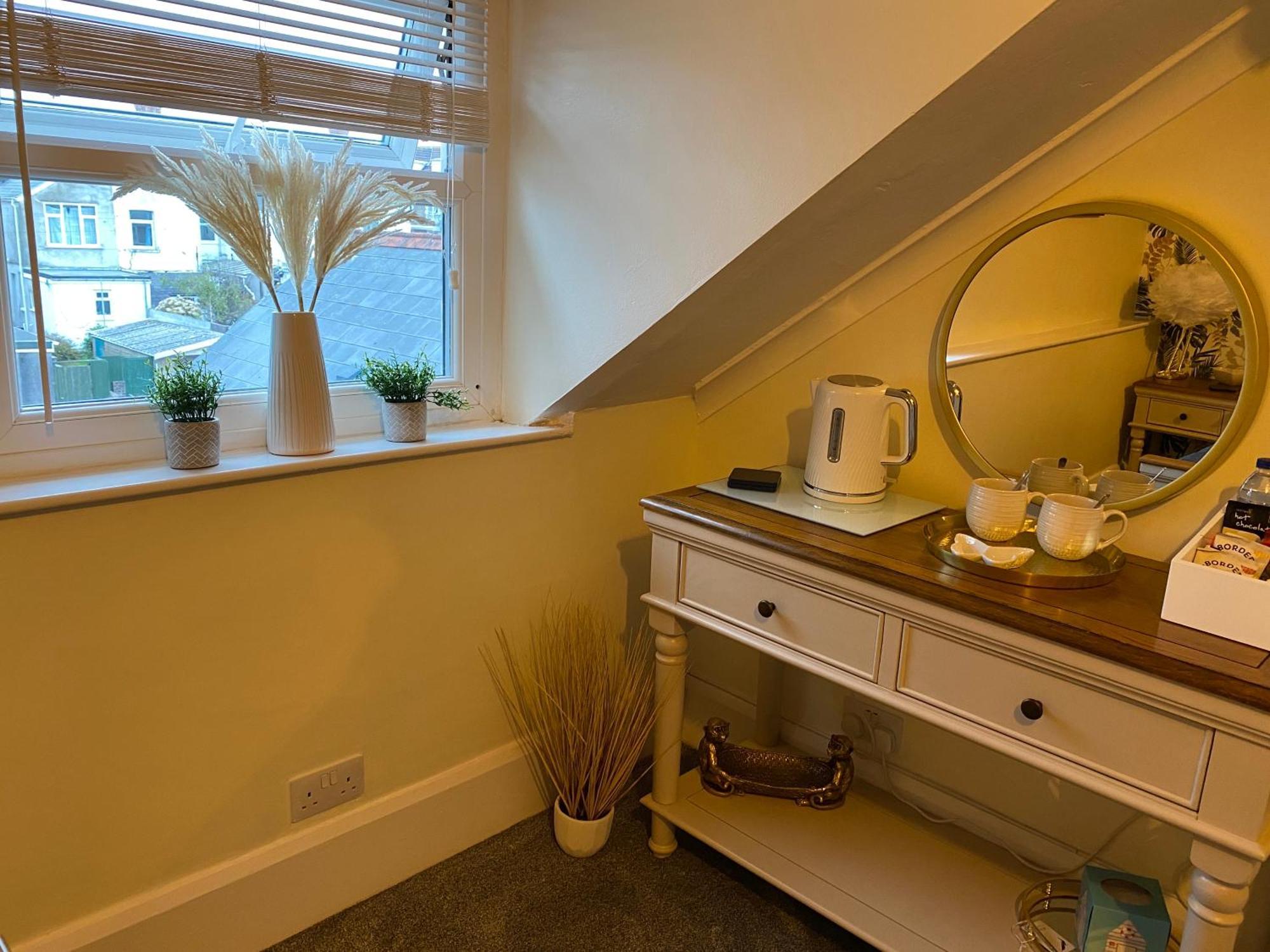 Butterfly Guest House Porthcawl Exterior foto